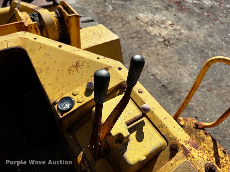 image for item DQ1916 1981 Caterpillar 950B  wheel loader