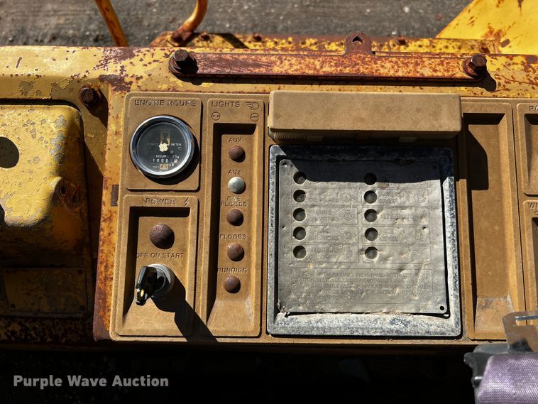 image for item DQ1916 1981 Caterpillar 950B  wheel loader