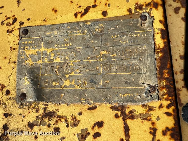 image for item DQ1916 1981 Caterpillar 950B  wheel loader