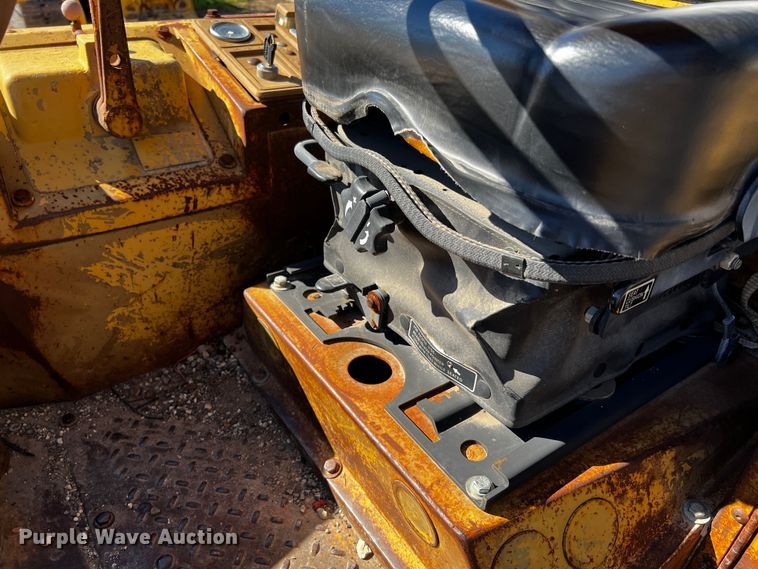 image for item DQ1916 1981 Caterpillar 950B  wheel loader