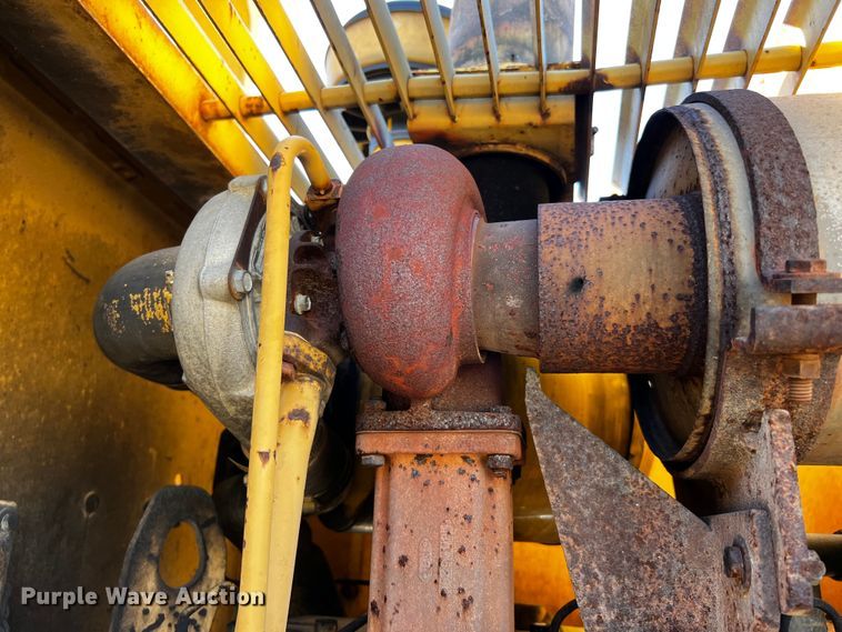 image for item DQ1916 1981 Caterpillar 950B  wheel loader