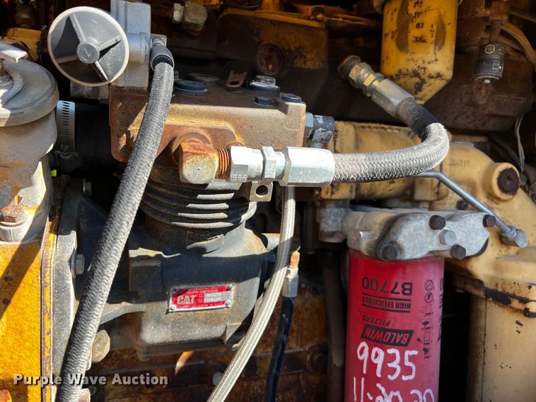 image for item DQ1916 1981 Caterpillar 950B  wheel loader