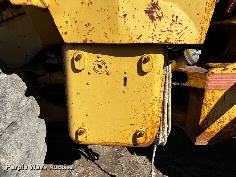 image for item DQ1916 1981 Caterpillar 950B  wheel loader