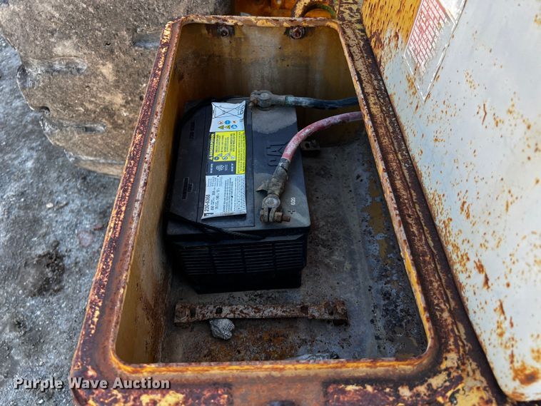 image for item DQ1916 1981 Caterpillar 950B  wheel loader