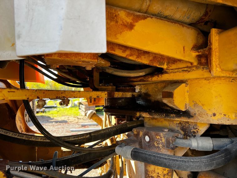 image for item DQ1916 1981 Caterpillar 950B  wheel loader