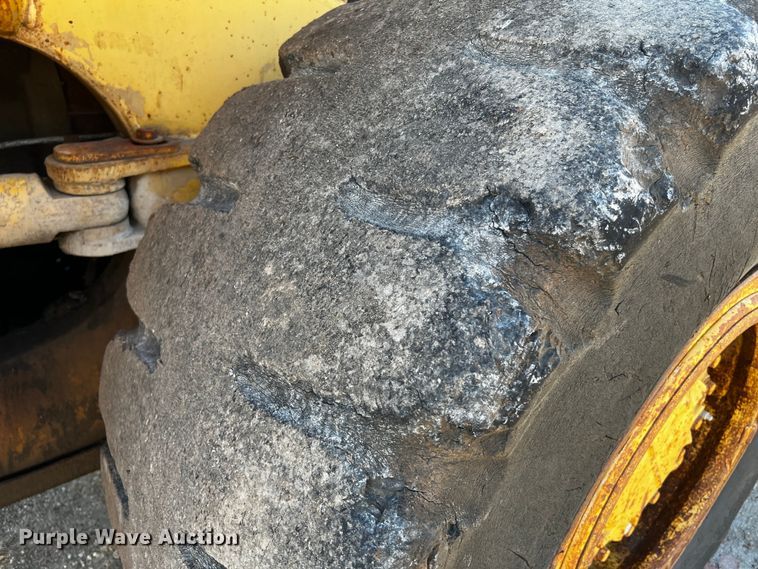 image for item DQ1916 1981 Caterpillar 950B  wheel loader