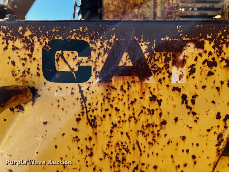 image for item DQ1916 1981 Caterpillar 950B  wheel loader