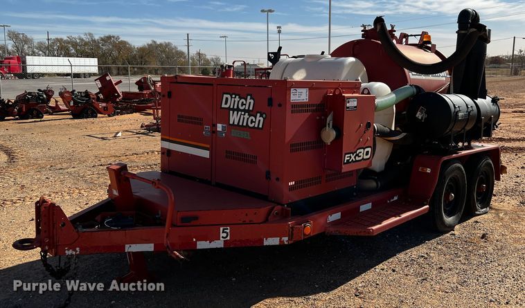 image for item DQ1920 2013 Ditch Witch FX30  vacuum excavator
