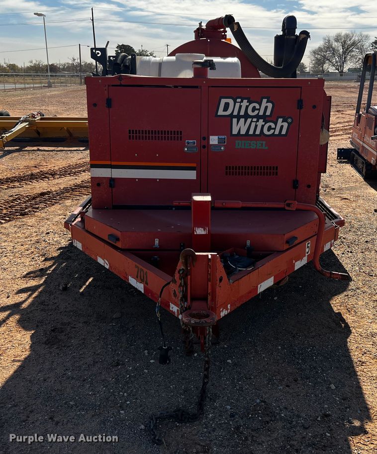 image for item DQ1920 2013 Ditch Witch FX30  vacuum excavator