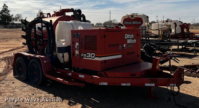 image for item DQ1920 2013 Ditch Witch FX30  vacuum excavator
