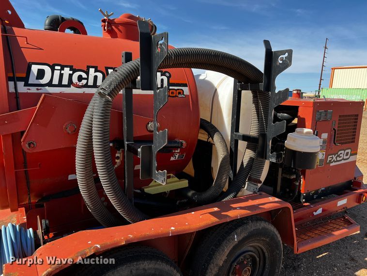 image for item DQ1920 2013 Ditch Witch FX30  vacuum excavator