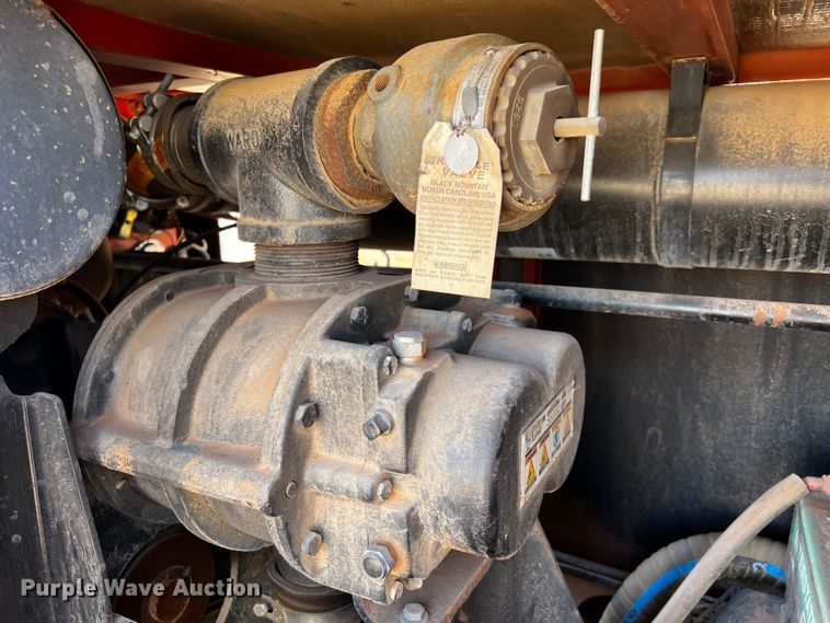 image for item DQ1920 2013 Ditch Witch FX30  vacuum excavator