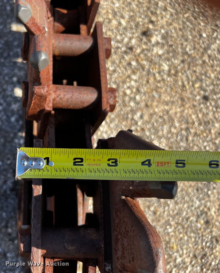 image for item DQ1921 2004 Ditch Witch RT115H  trencher