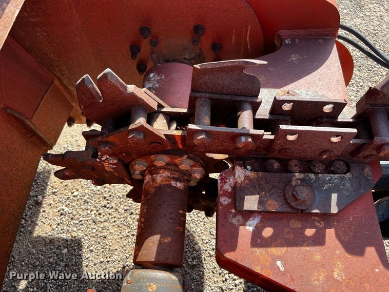 image for item DQ1921 2004 Ditch Witch RT115H  trencher