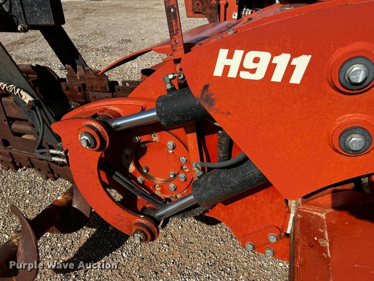 image for item DQ1921 2004 Ditch Witch RT115H  trencher