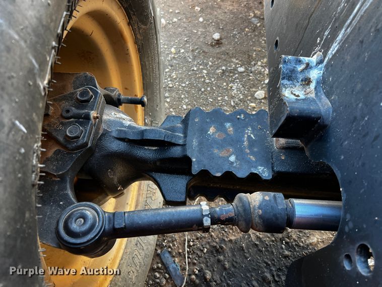 image for item DQ1921 2004 Ditch Witch RT115H  trencher