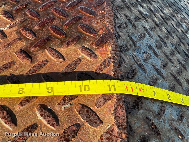 image for item DQ1925 1999 Eager Beaver 50GSL  lowboy equipment trailer