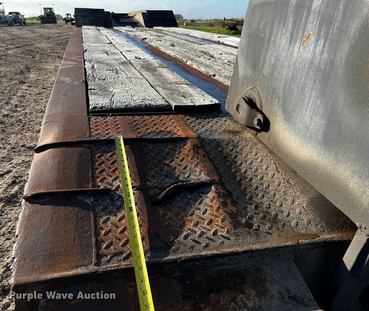 image for item DQ1925 1999 Eager Beaver 50GSL  lowboy equipment trailer