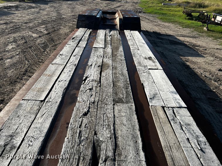 image for item DQ1925 1999 Eager Beaver 50GSL  lowboy equipment trailer