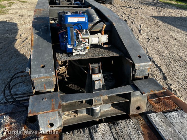 image for item DQ1925 1999 Eager Beaver 50GSL  lowboy equipment trailer