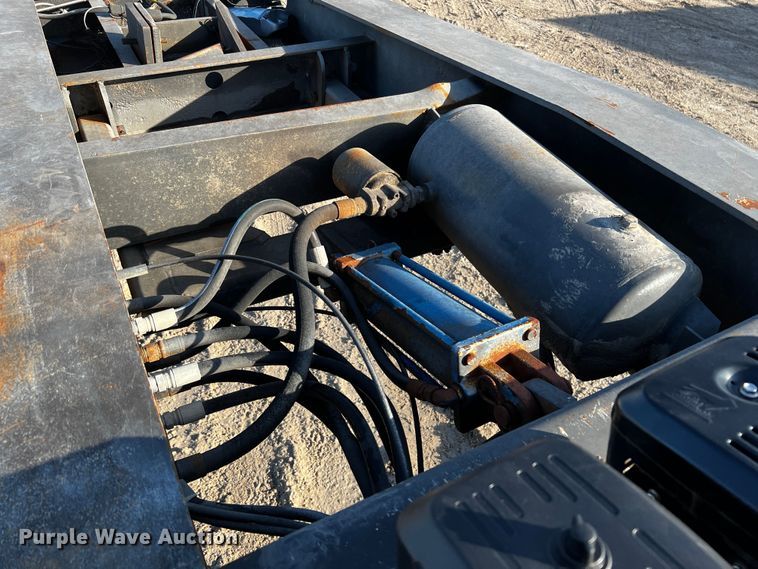 image for item DQ1925 1999 Eager Beaver 50GSL  lowboy equipment trailer