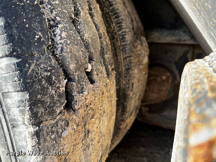 image for item DQ1925 1999 Eager Beaver 50GSL  lowboy equipment trailer