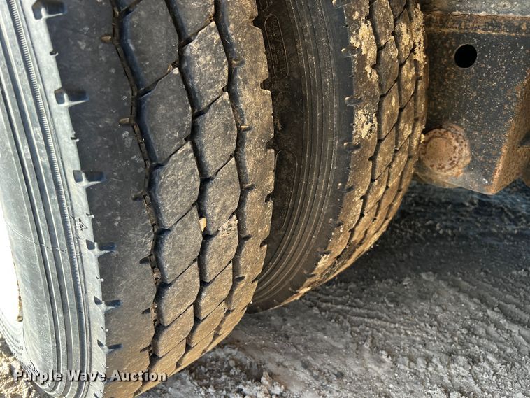 image for item DQ1925 1999 Eager Beaver 50GSL  lowboy equipment trailer