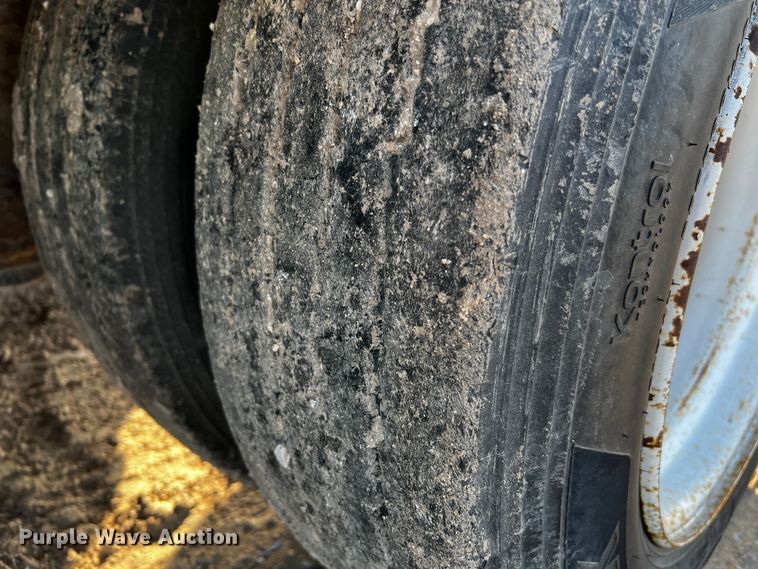 image for item DQ1925 1999 Eager Beaver 50GSL  lowboy equipment trailer