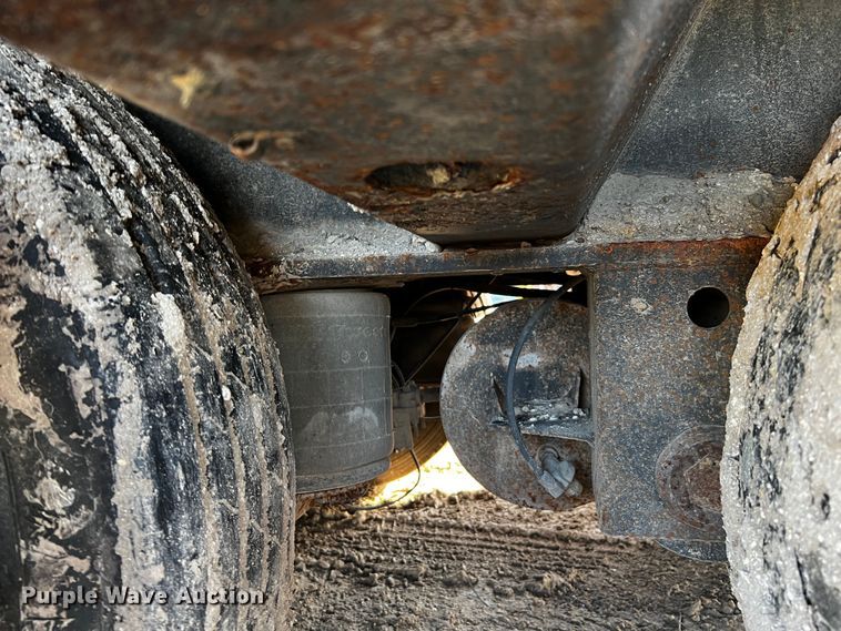 image for item DQ1925 1999 Eager Beaver 50GSL  lowboy equipment trailer