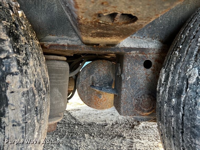 image for item DQ1925 1999 Eager Beaver 50GSL  lowboy equipment trailer