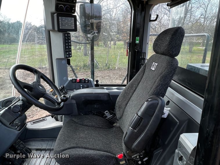 image for item DQ1926 2019 Caterpillar 950M  wheel loader