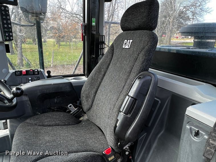 image for item DQ1926 2019 Caterpillar 950M  wheel loader