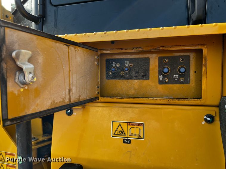 image for item DQ1926 2019 Caterpillar 950M  wheel loader