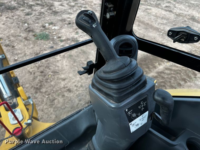 image for item DQ1927 2019 Caterpillar 420F2 IT  backhoe