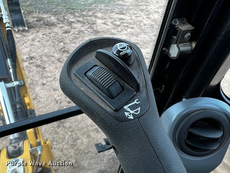 image for item DQ1927 2019 Caterpillar 420F2 IT  backhoe