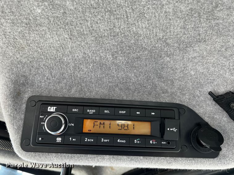 image for item DQ1927 2019 Caterpillar 420F2 IT  backhoe