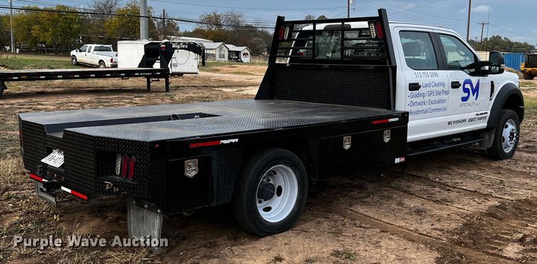 image for item DQ1928 2019 Ford F550 Super Duty  Crew Cab flatbed truck