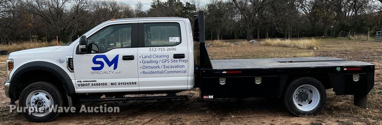 image for item DQ1928 2019 Ford F550 Super Duty  Crew Cab flatbed truck