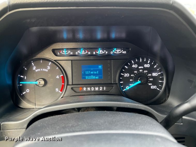 image for item DQ1928 2019 Ford F550 Super Duty  Crew Cab flatbed truck