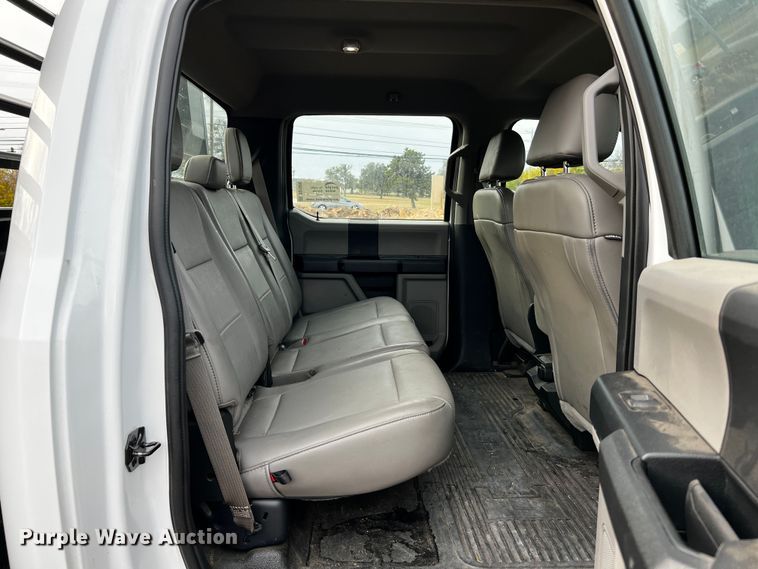 image for item DQ1928 2019 Ford F550 Super Duty  Crew Cab flatbed truck