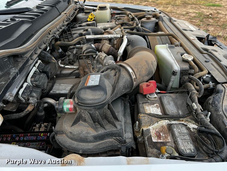 image for item DQ1928 2019 Ford F550 Super Duty  Crew Cab flatbed truck