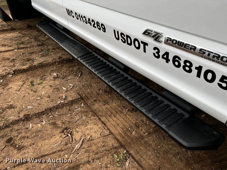 image for item DQ1928 2019 Ford F550 Super Duty  Crew Cab flatbed truck