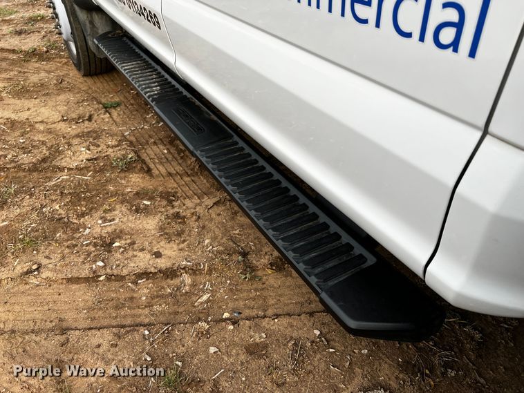 image for item DQ1928 2019 Ford F550 Super Duty  Crew Cab flatbed truck