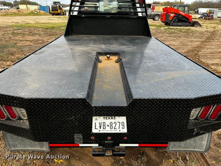 image for item DQ1928 2019 Ford F550 Super Duty  Crew Cab flatbed truck