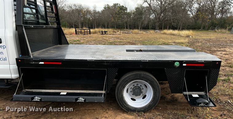 image for item DQ1928 2019 Ford F550 Super Duty  Crew Cab flatbed truck