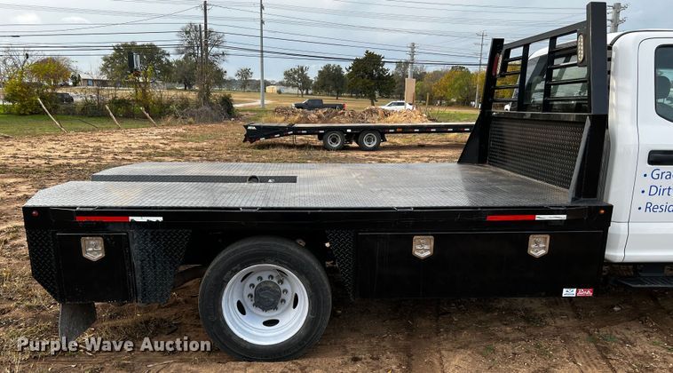 image for item DQ1928 2019 Ford F550 Super Duty  Crew Cab flatbed truck