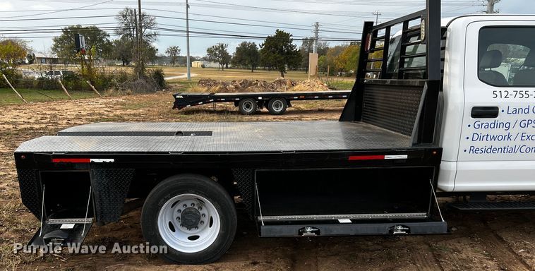 image for item DQ1928 2019 Ford F550 Super Duty  Crew Cab flatbed truck