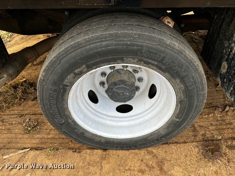 image for item DQ1928 2019 Ford F550 Super Duty  Crew Cab flatbed truck