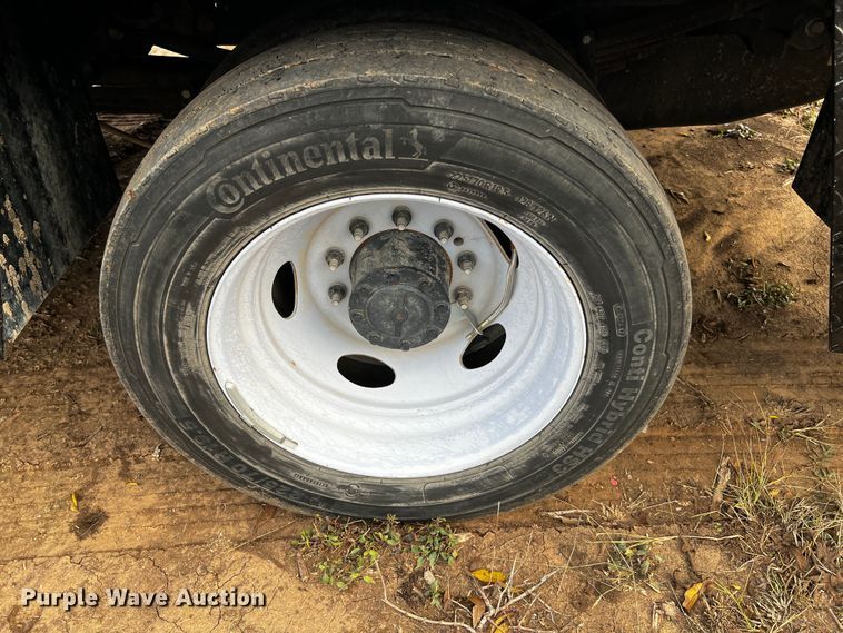 image for item DQ1928 2019 Ford F550 Super Duty  Crew Cab flatbed truck