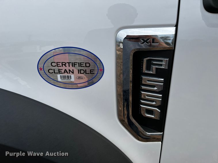 image for item DQ1928 2019 Ford F550 Super Duty  Crew Cab flatbed truck